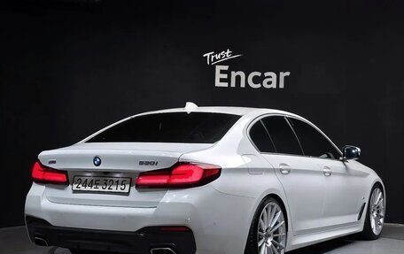 BMW 5 серия, 2022 год, 4 410 085 рублей, 2 фотография