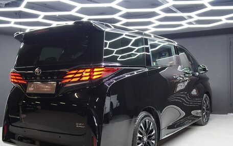 Toyota Alphard, 2025 год, 16 590 000 рублей, 5 фотография
