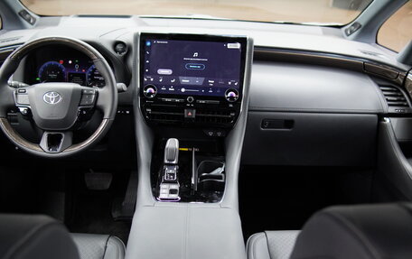 Toyota Alphard, 2025 год, 16 590 000 рублей, 7 фотография