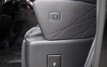 Toyota Alphard, 2025 год, 16 590 000 рублей, 20 фотография