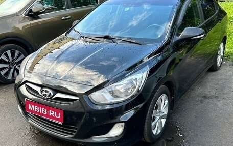 Hyundai Solaris II рестайлинг, 2012 год, 660 000 рублей, 1 фотография