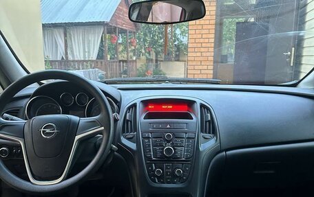Opel Astra J, 2011 год, 530 000 рублей, 3 фотография