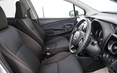 Toyota Vitz, 2018 год, 1 249 000 рублей, 7 фотография