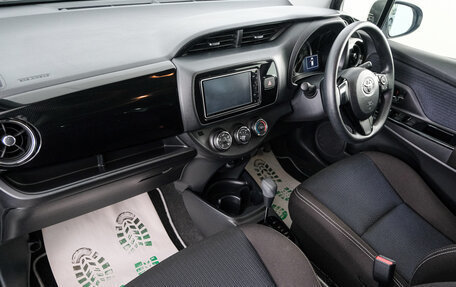 Toyota Vitz, 2018 год, 1 249 000 рублей, 12 фотография