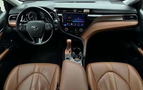 Toyota Camry, 2018 год, 2 520 000 рублей, 11 фотография