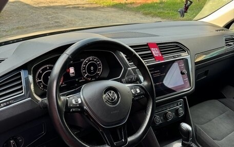 Volkswagen Tiguan II, 2018 год, 2 350 000 рублей, 9 фотография