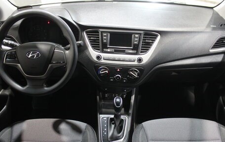 Hyundai Solaris II рестайлинг, 2018 год, 1 395 000 рублей, 10 фотография