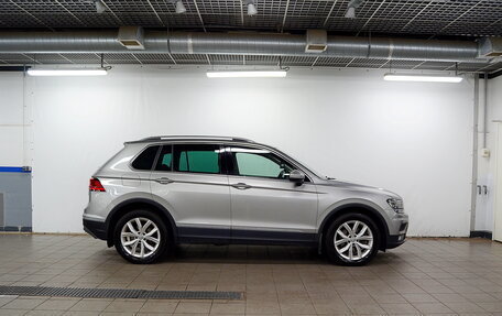Volkswagen Tiguan II, 2017 год, 2 500 000 рублей, 5 фотография