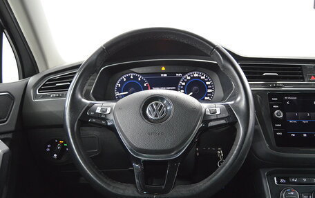 Volkswagen Tiguan II, 2017 год, 2 500 000 рублей, 13 фотография
