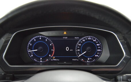 Volkswagen Tiguan II, 2017 год, 2 500 000 рублей, 12 фотография