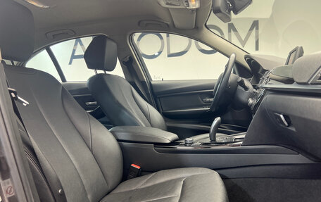 BMW 3 серия, 2018 год, 1 849 000 рублей, 14 фотография