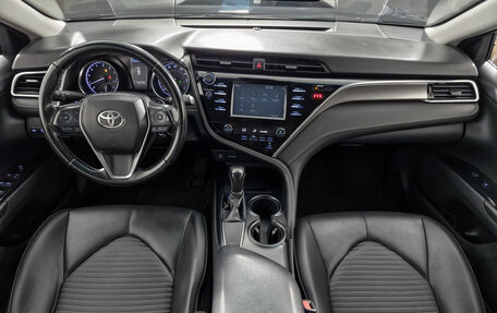 Toyota Camry, 2018 год, 2 533 000 рублей, 13 фотография