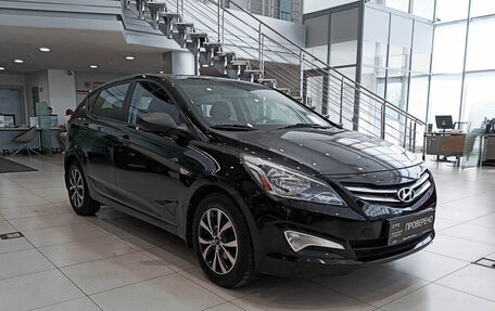 Hyundai Solaris II рестайлинг, 2015 год, 1 050 000 рублей, 3 фотография