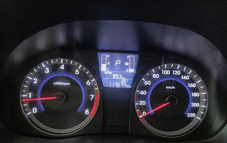Hyundai Solaris II рестайлинг, 2015 год, 1 050 000 рублей, 13 фотография