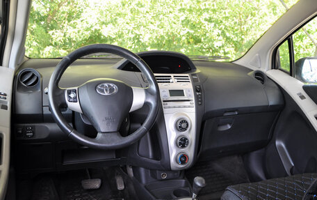 Toyota Yaris III рестайлинг, 2008 год, 799 000 рублей, 19 фотография