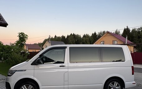 Volkswagen Multivan T6 рестайлинг, 2021 год, 5 850 000 рублей, 2 фотография