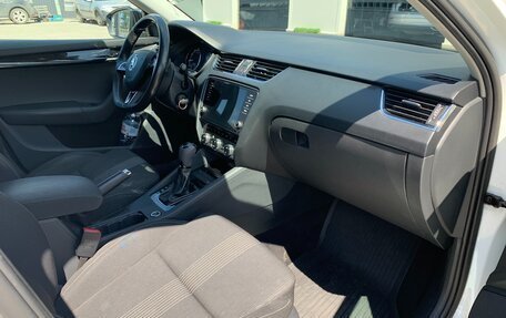 Skoda Octavia, 2018 год, 1 900 000 рублей, 12 фотография