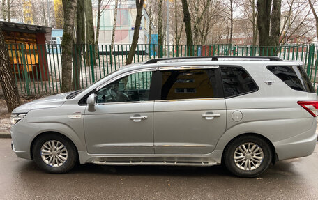 SsangYong Korando Turismo, 2018 год, 2 800 000 рублей, 3 фотография