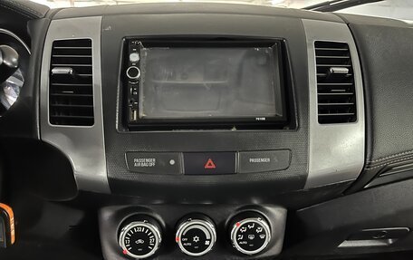 Mitsubishi Outlander III рестайлинг 3, 2010 год, 1 165 000 рублей, 15 фотография