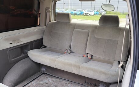 Toyota Grand HiAce I, 2001 год, 1 100 000 рублей, 16 фотография