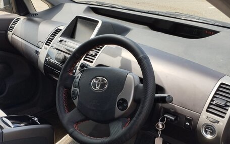 Toyota Prius, 2005 год, 630 000 рублей, 5 фотография