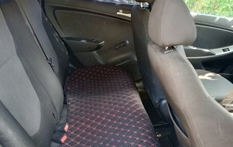 Hyundai Solaris II рестайлинг, 2013 год, 700 000 рублей, 6 фотография