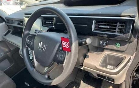Honda Stepwgn IV, 2015 год, 1 970 000 рублей, 3 фотография