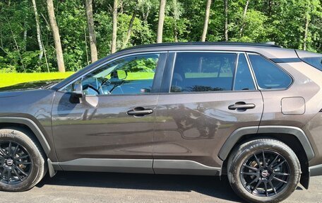 Toyota RAV4, 2022 год, 2 600 000 рублей, 3 фотография