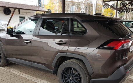 Toyota RAV4, 2022 год, 2 600 000 рублей, 4 фотография