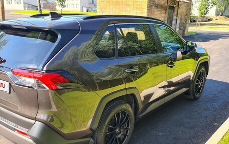 Toyota RAV4, 2022 год, 2 600 000 рублей, 2 фотография