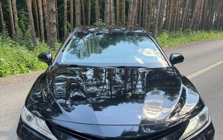Toyota Camry, 2021 год, 3 490 000 рублей, 1 фотография