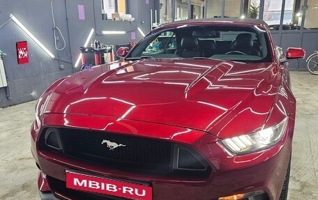 Ford Mustang VI рестайлинг, 2017 год, 3 250 000 рублей, 1 фотография