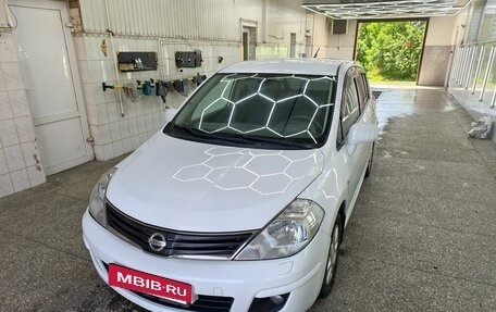 Nissan Tiida, 2010 год, 900 000 рублей, 2 фотография