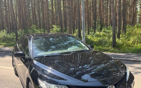 Toyota Camry, 2021 год, 3 490 000 рублей, 8 фотография