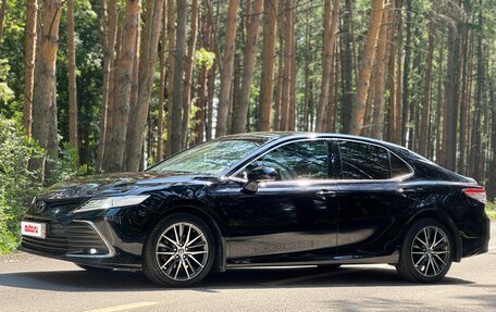 Toyota Camry, 2021 год, 3 490 000 рублей, 10 фотография