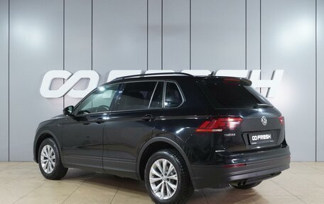Volkswagen Tiguan II, 2018 год, 1 995 000 рублей, 2 фотография