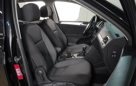 Volkswagen Tiguan II, 2018 год, 1 995 000 рублей, 8 фотография
