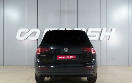 Volkswagen Tiguan II, 2018 год, 1 995 000 рублей, 4 фотография