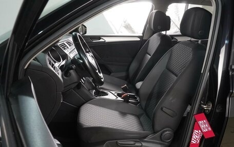 Volkswagen Tiguan II, 2018 год, 1 995 000 рублей, 10 фотография