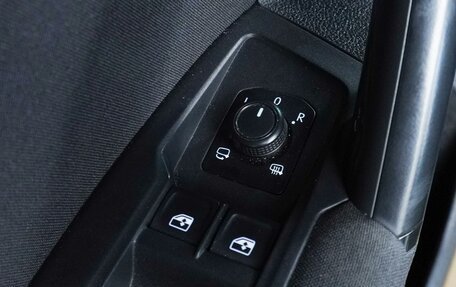 Volkswagen Tiguan II, 2018 год, 1 995 000 рублей, 19 фотография