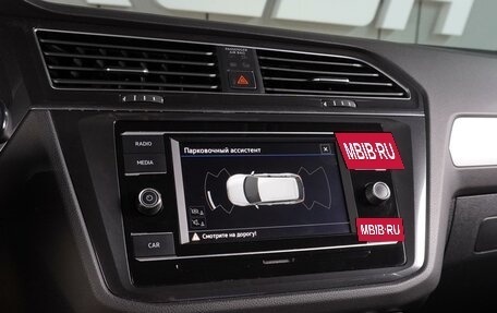 Volkswagen Tiguan II, 2018 год, 1 995 000 рублей, 14 фотография