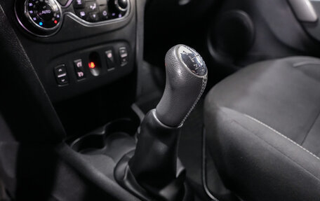 Renault Sandero II рестайлинг, 2015 год, 997 000 рублей, 17 фотография