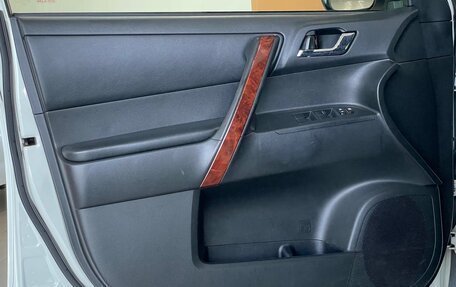 Toyota Highlander III, 2013 год, 2 049 000 рублей, 13 фотография