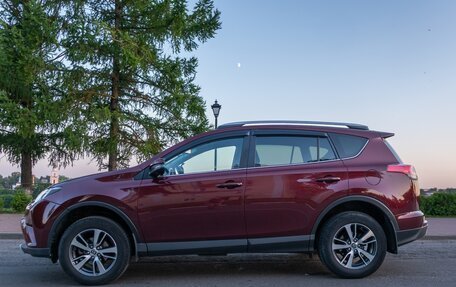 Toyota RAV4, 2018 год, 2 250 000 рублей, 2 фотография
