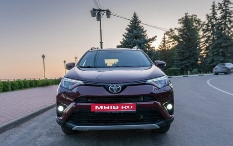 Toyota RAV4, 2018 год, 2 250 000 рублей, 4 фотография