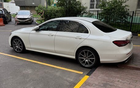 Mercedes-Benz E-Класс, 2021 год, 4 600 000 рублей, 4 фотография