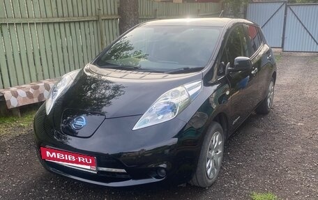 Nissan Leaf I, 2014 год, 699 999 рублей, 2 фотография