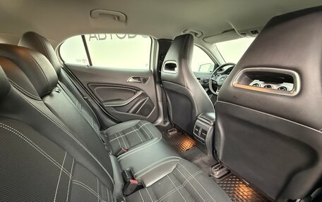 Mercedes-Benz GLA, 2016 год, 1 890 000 рублей, 14 фотография