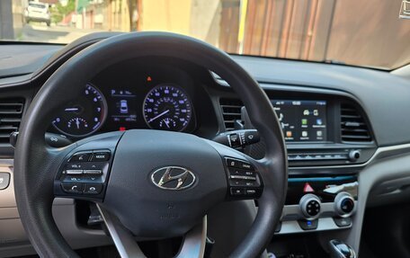 Hyundai Elantra VI рестайлинг, 2018 год, 1 800 000 рублей, 9 фотография