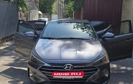 Hyundai Elantra VI рестайлинг, 2018 год, 1 800 000 рублей, 6 фотография